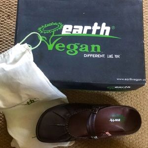 Earth Vegan shoes: Vanessa size 9.5
